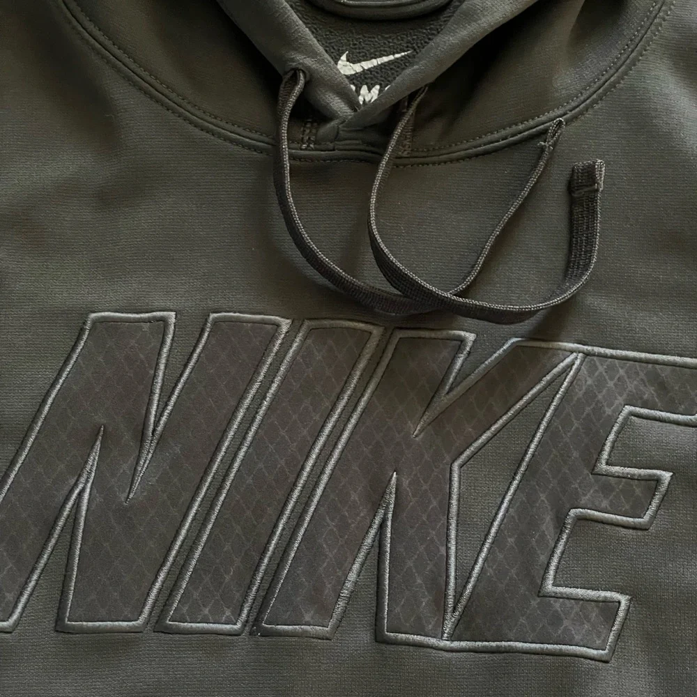 Nike Athletic Sweatshirt Hooded Pullover Men Gray Therma-Fit